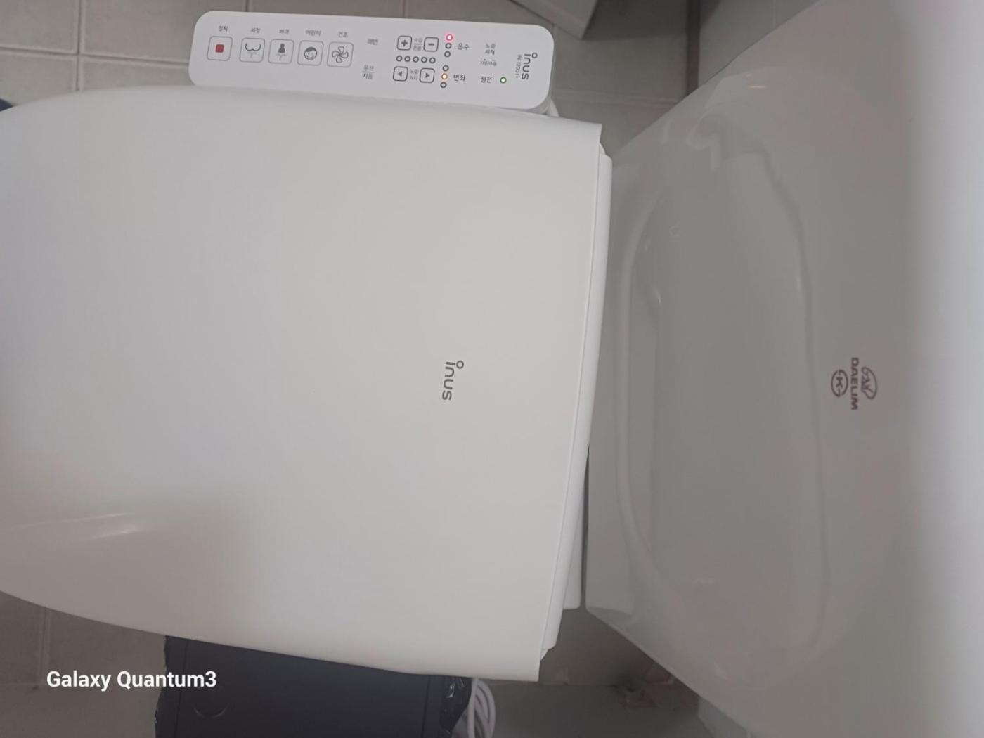 Hongdae Guesthouse2 1min From Hongik Uni Station Exit #1 Apartment *