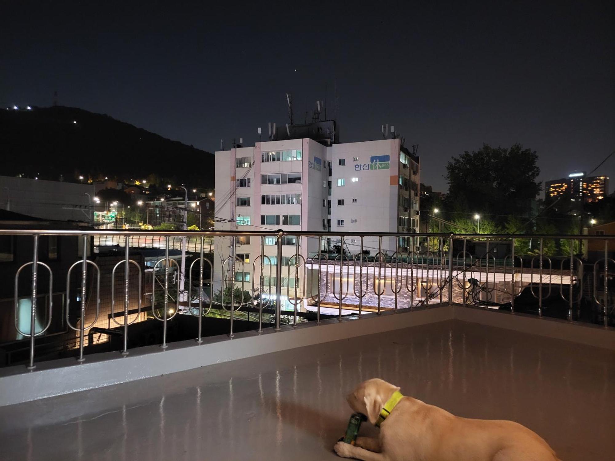 Cozy Rooftop View #12 Apartamento