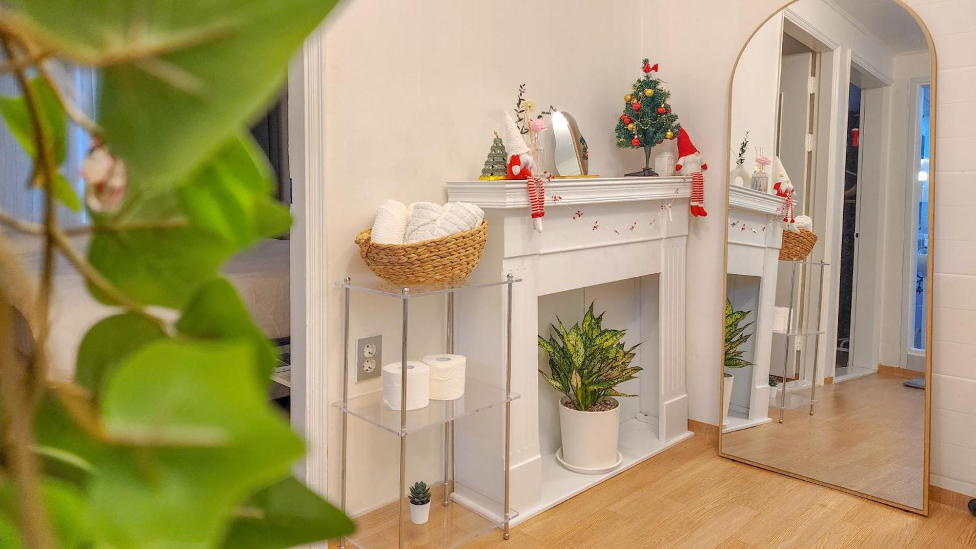 K-10 White Linen House Apartment