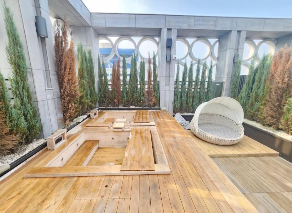Modern Luxury In Gangnam With Cityview&wine Seul