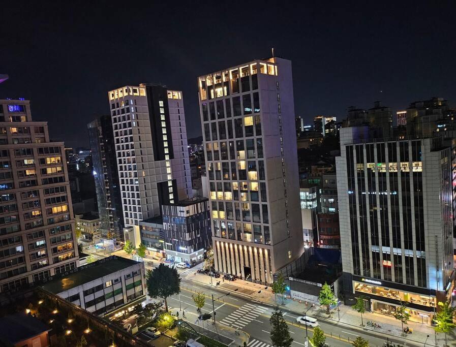 Modern Luxury In Gangnam With Cityview&wine Apartamento Seul