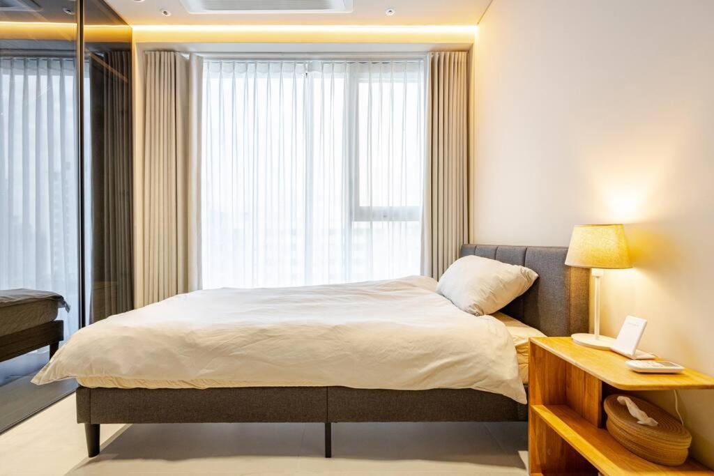 Modern Luxury In Gangnam With Cityview&wine * Seul