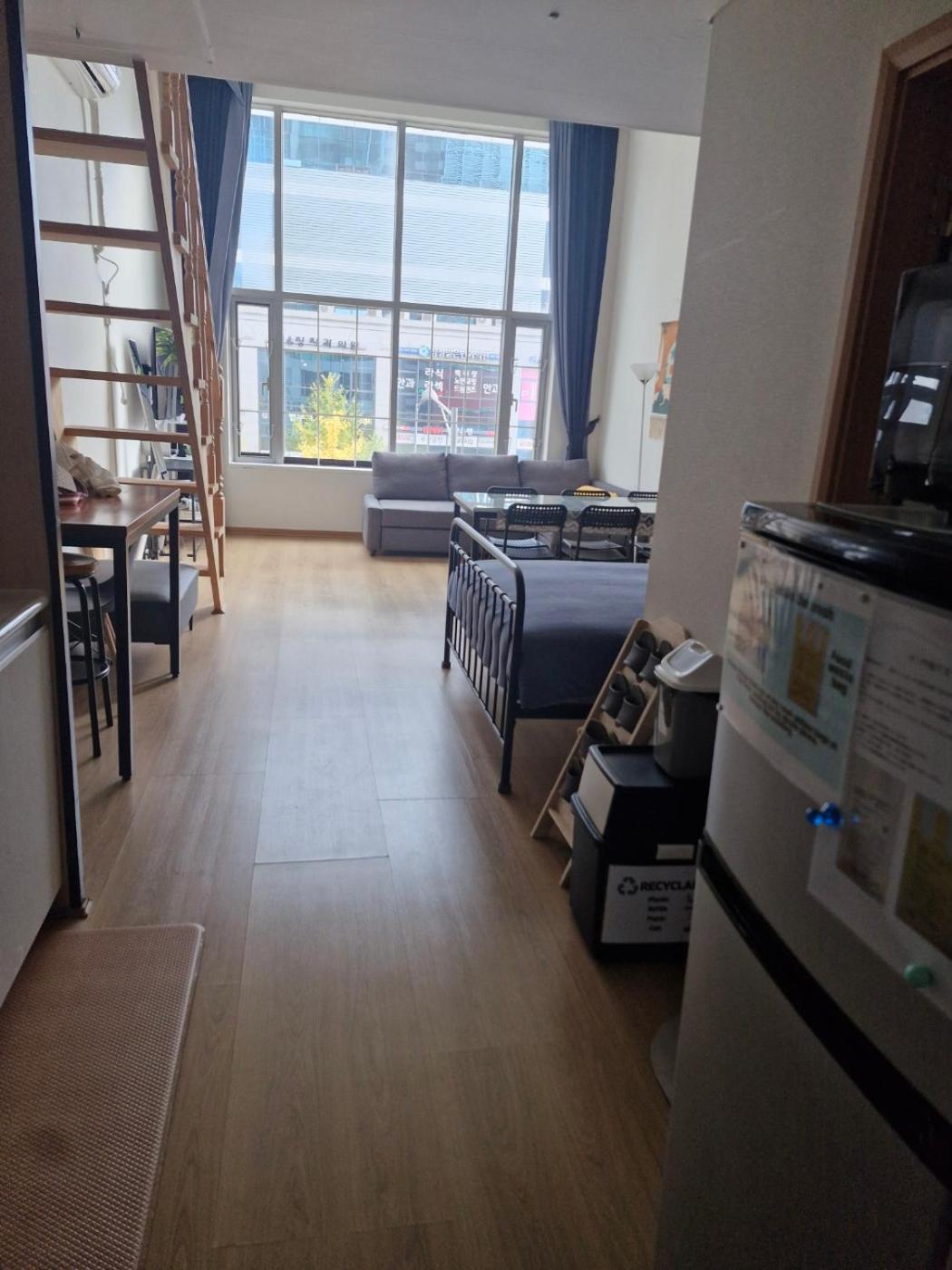 Hongdae - 1min From Hongik Uni Station Exit #1 *