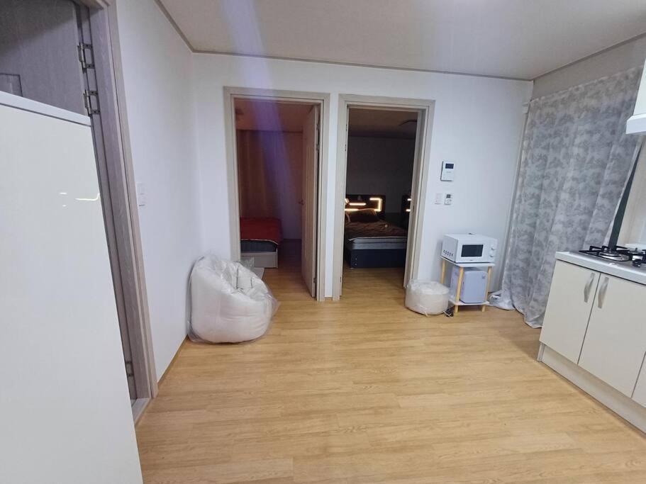 Two Cozy And Cool House Food Alley *