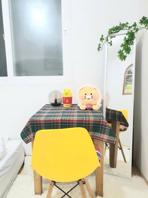 Entire Private House In 2br, Kitchen, Family *