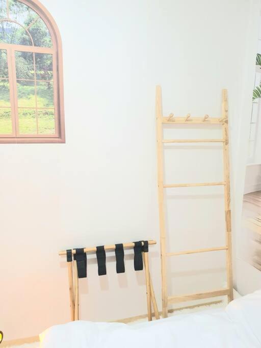 Apartment Entire Private House In 2br, Kitchen, Family *