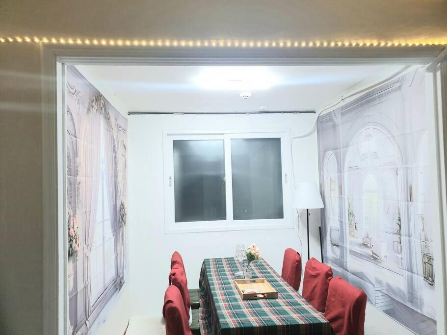 Apartment Entire Private House In 2br, Kitchen, Family