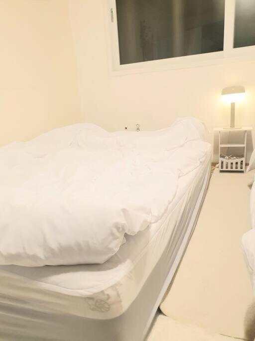 Entire Private House In 2br, Kitchen, Family *