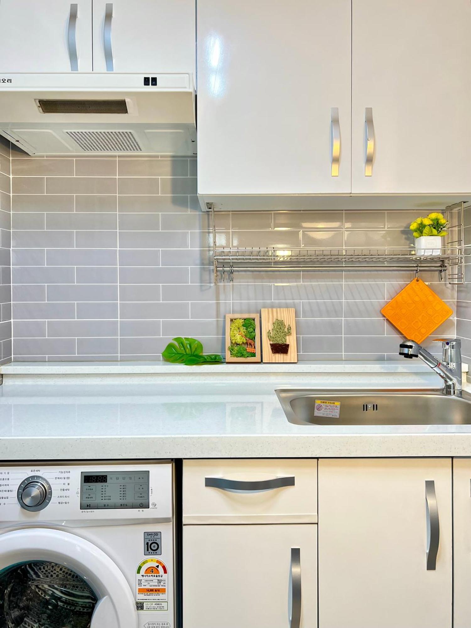 Apartamento The Cozy Nonhyeon, Gangnam Eonju Station 5 Min, 2 Bedrooms, Premium Beds, Value For Money, Biz Trip *