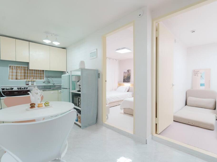 #3 Beds, 2 #netflix Dongdaemun Lemon House Seoul