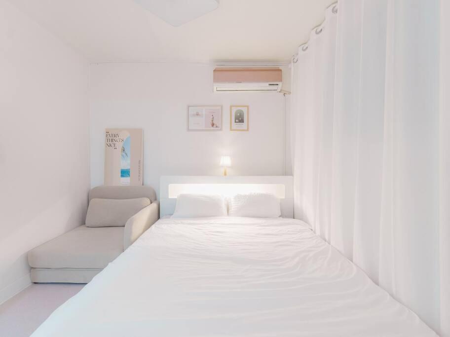 Apartment #3 Beds, 2 #netflix Dongdaemun Lemon House Seoul