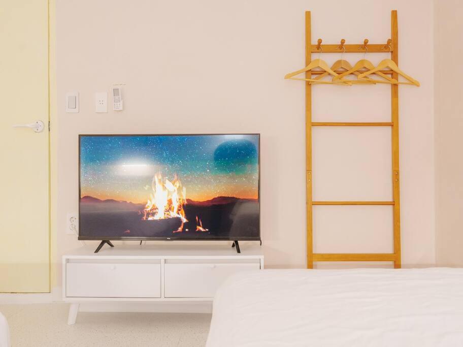 #3 Beds, 2 #netflix Dongdaemun Lemon House * Seoul