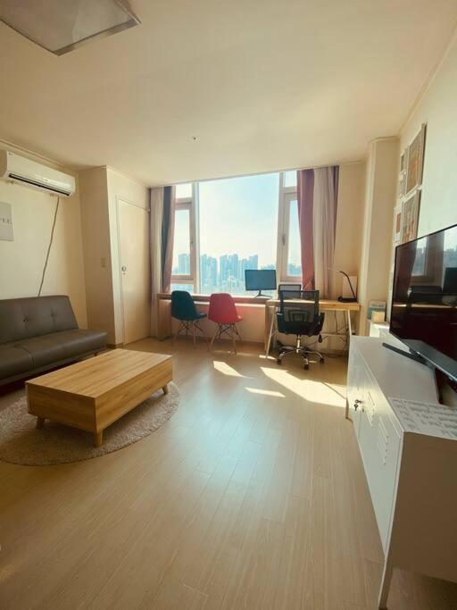 Gangnam Garosu-gil Sinsa And River Apartment