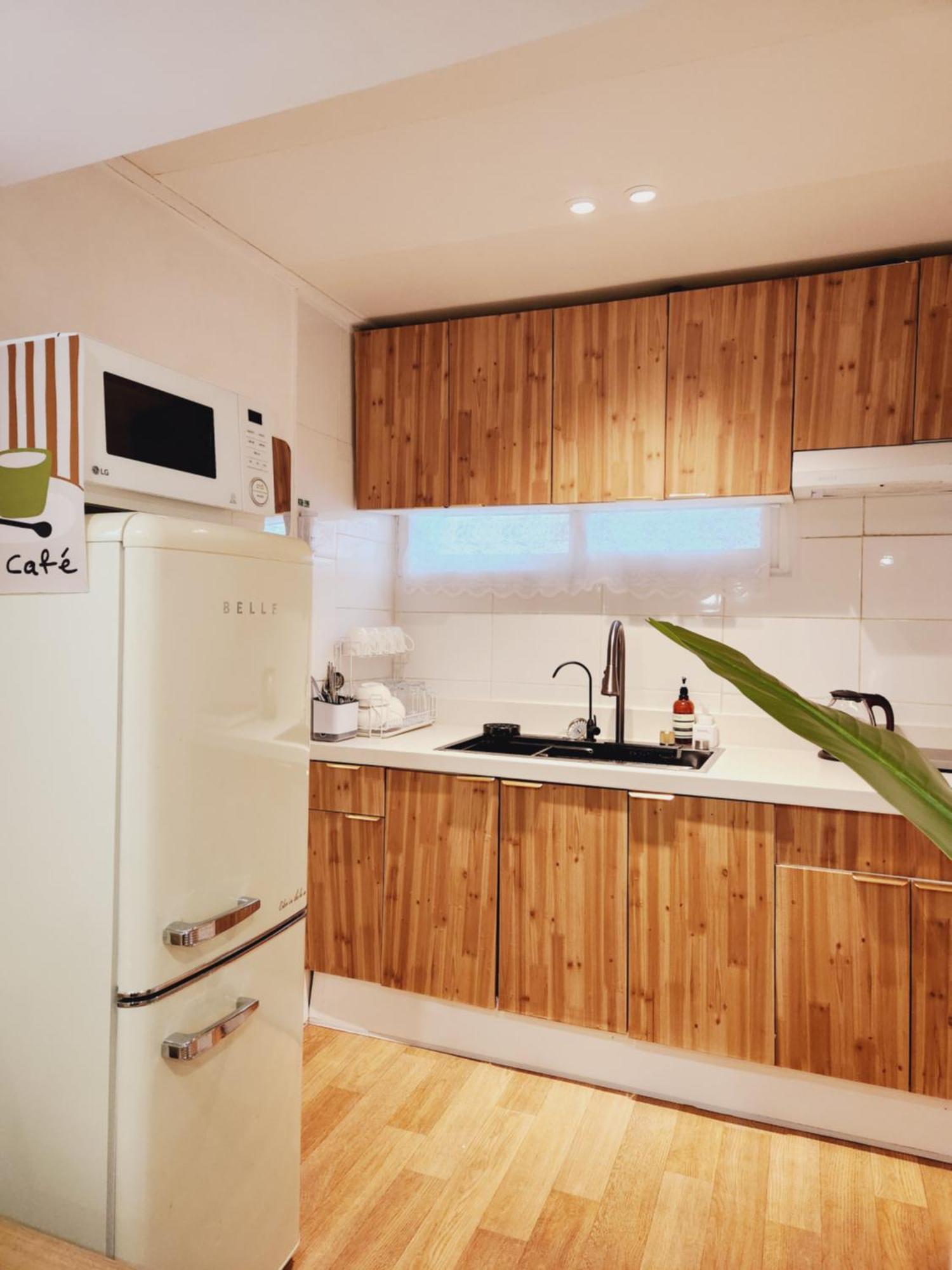 Foreign Only - Dado Haus Guest house *