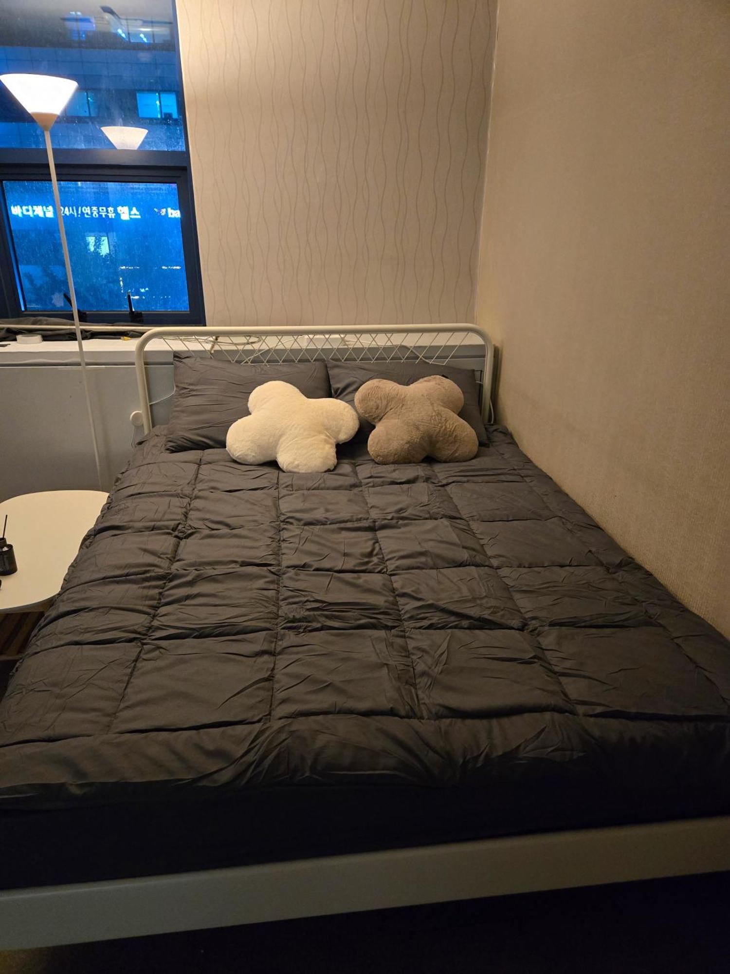 Yeouido Full House Apartment *
