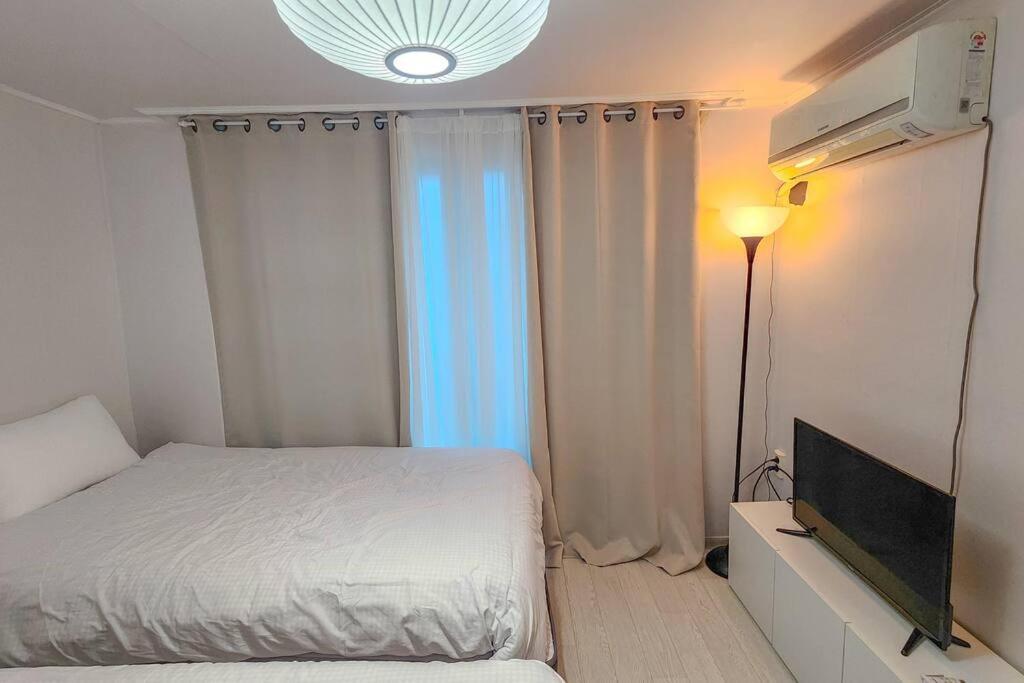 Hongdae Station House Apartment *