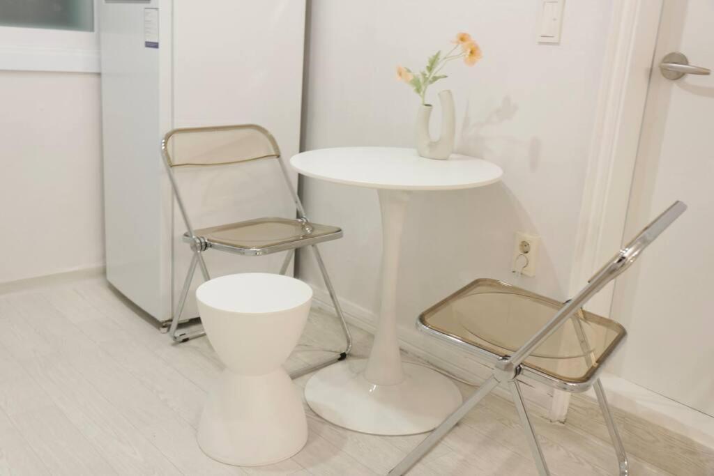 Apartment Hongdae Station House