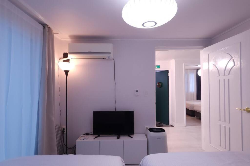 Apartment Hongdae Station House