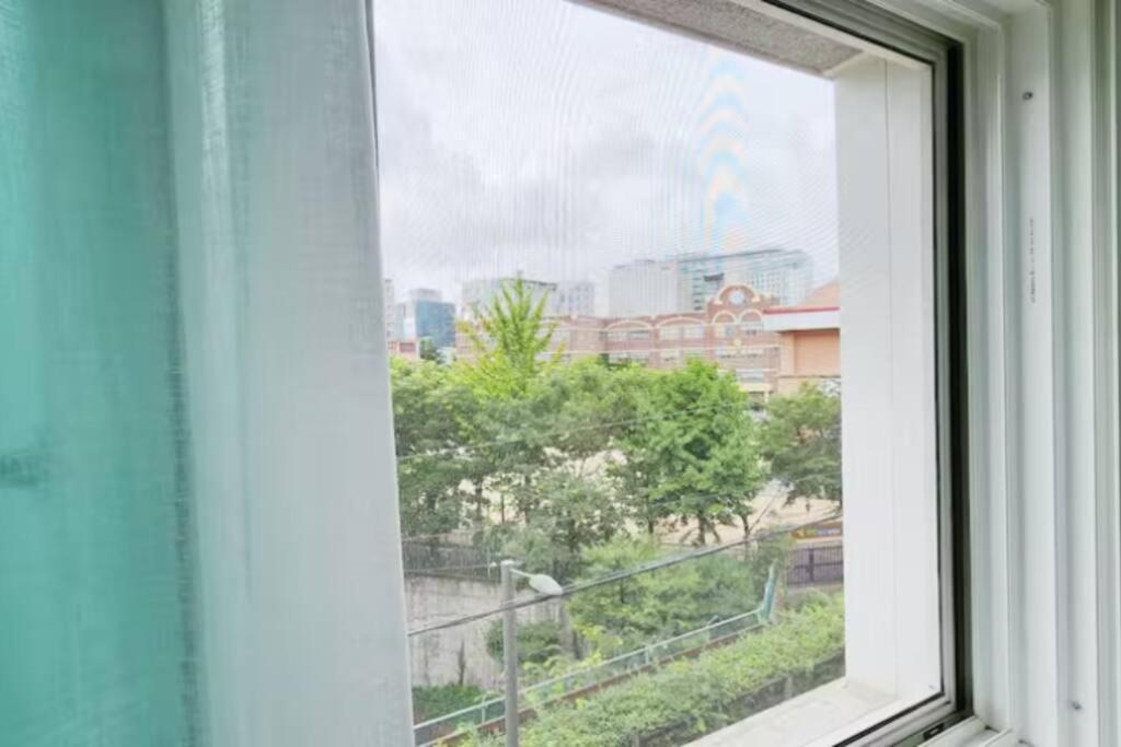 K-17 White Linen House Seoul