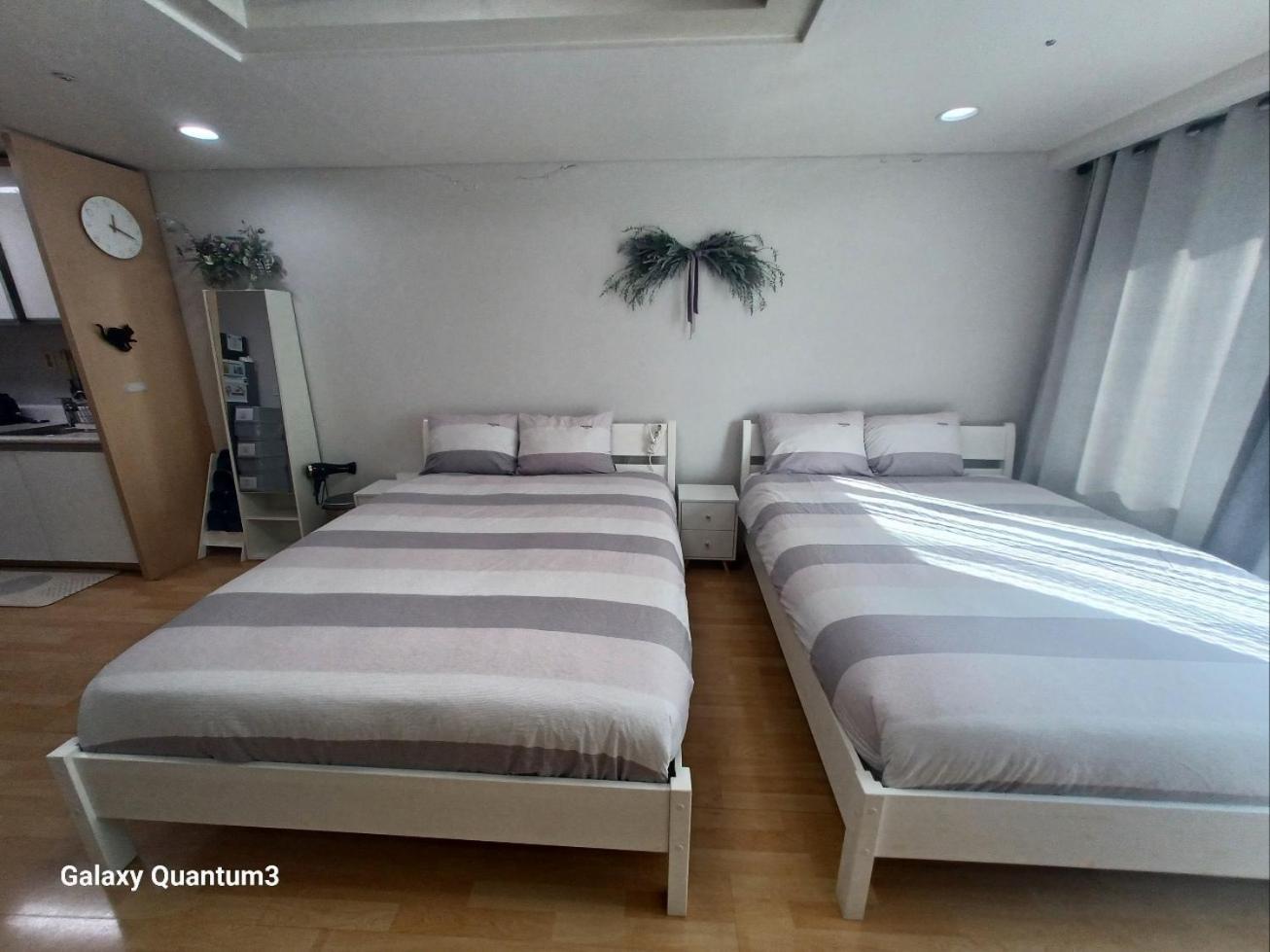 Hongdae Residence-4 - 1min From Hongik Univ Station #1 Apartment Seoul