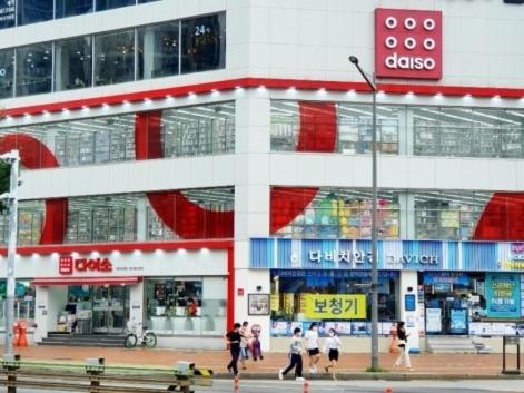 Fully Furnished #bunker, Near Miasageori Subway Station Line 4 Apartment Seoul