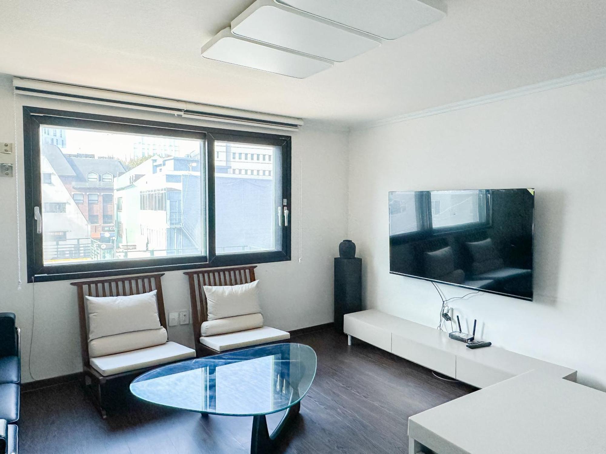3br Jong-ro Family House, 4beds, 6 People Seoul