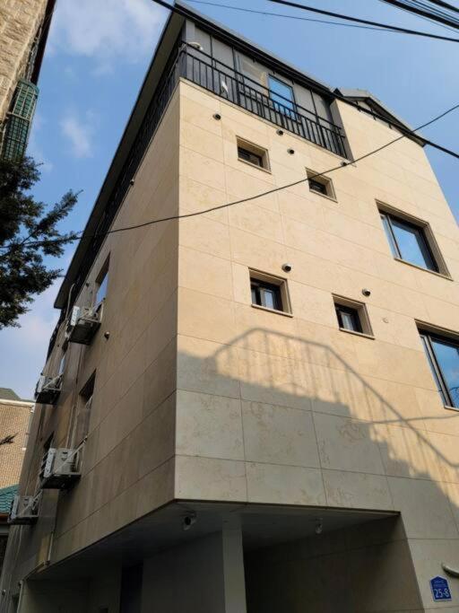 A Neat New House With A Walkway 103 Apartment