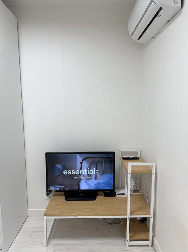 A Neat New House With A Walkway 103 Apartment