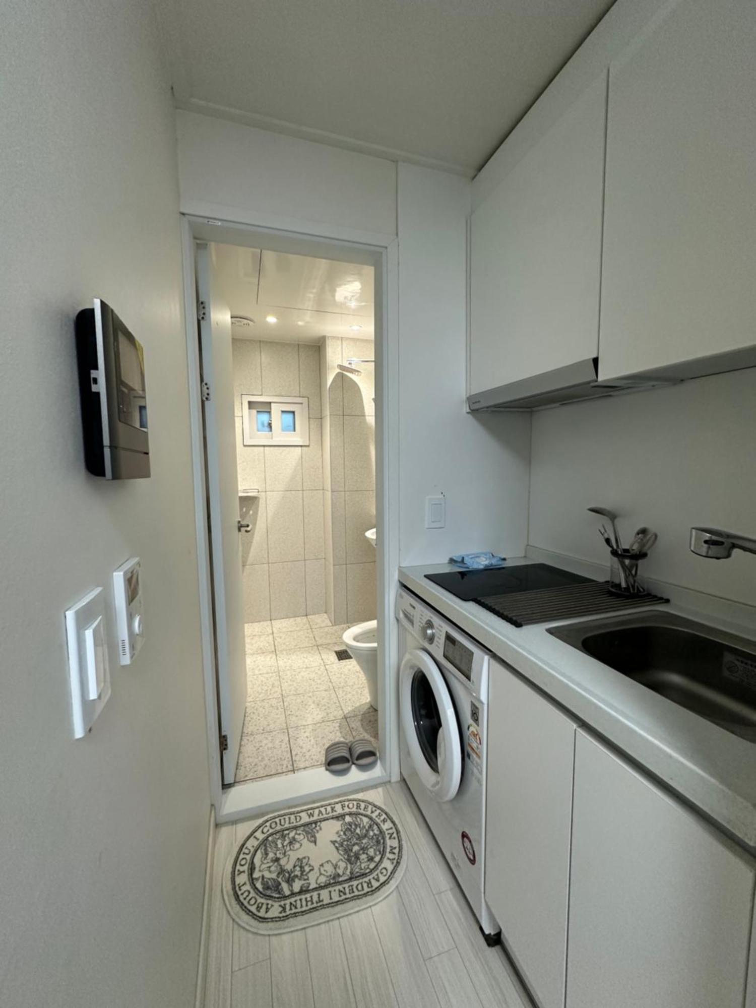 A Neat New House With A Walkway 103