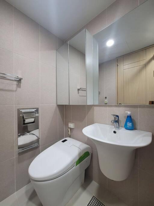 Apartment Comfortable Duplex House With View #seokchonlakeview #lotteworld *