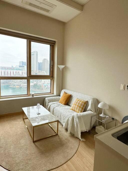 Comfortable Duplex House With View #seokchonlakeview #lotteworld * Seoul