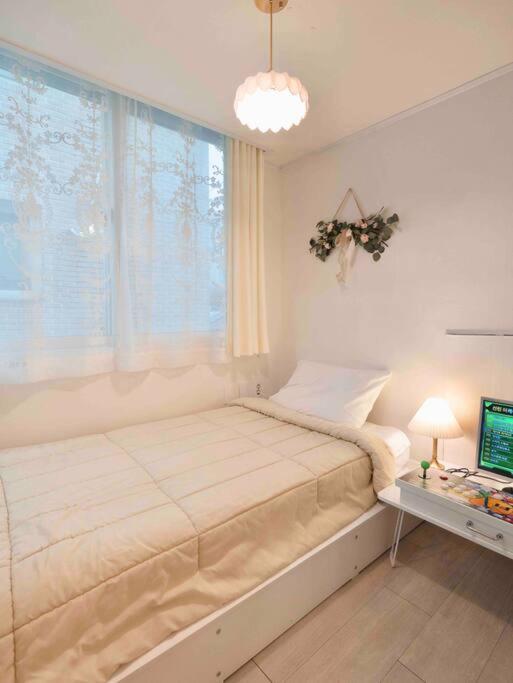 Apartment Calm Yeonnam - Near Hongik University Seoul