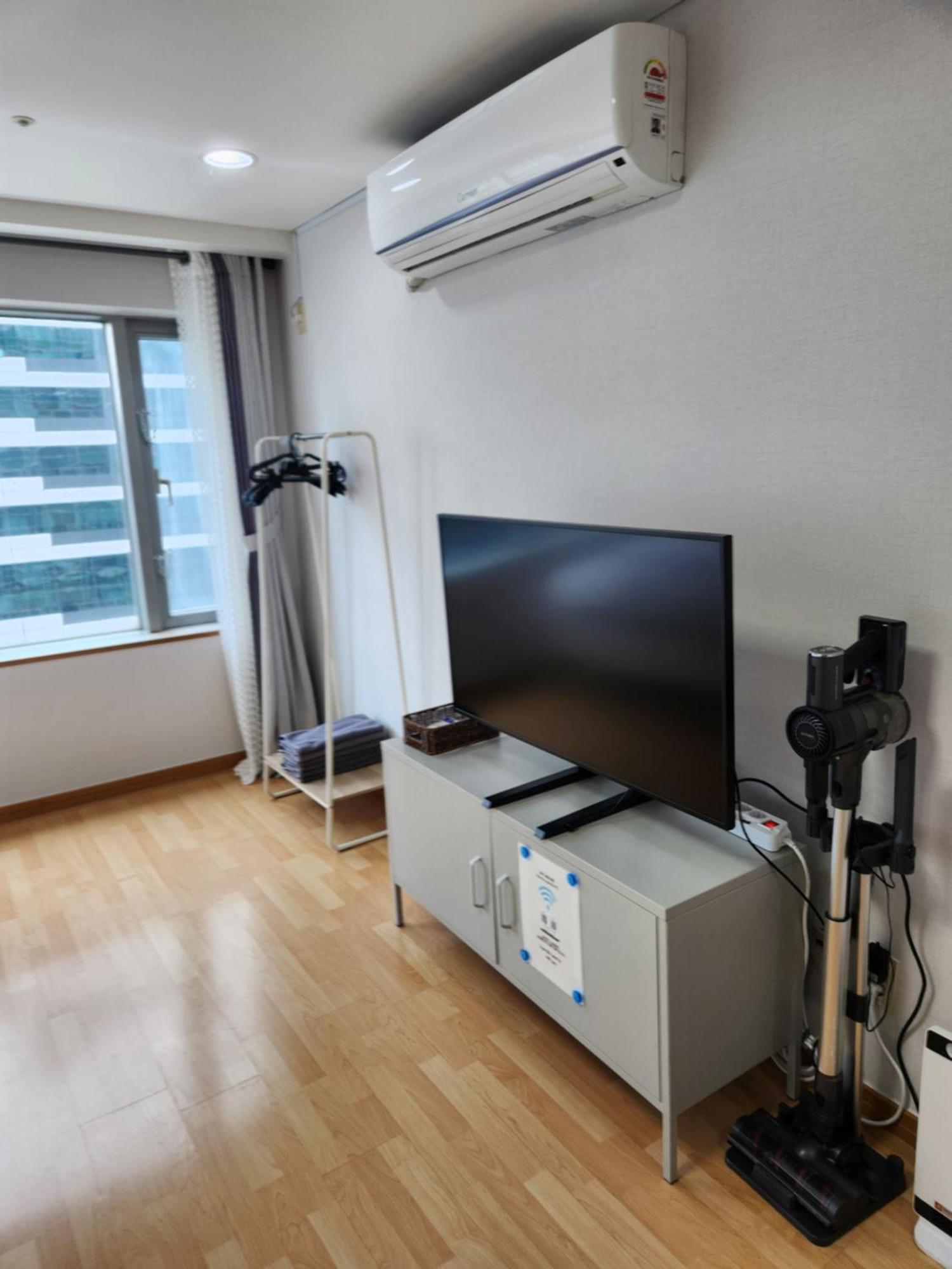 Apartment Hongdae Residence-4 - 1min From Hongik Univ Station #1 *