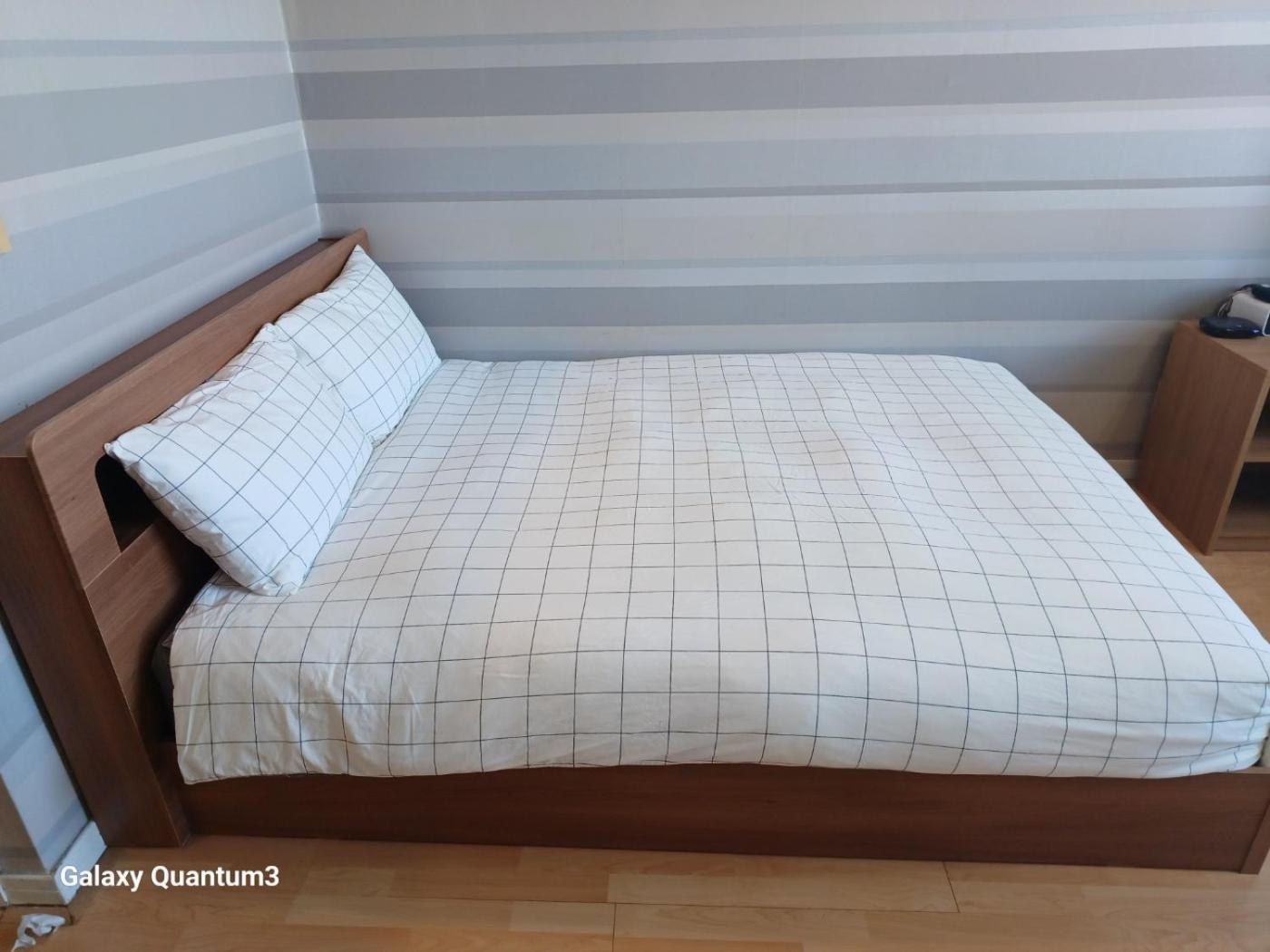 Hongdae Guesthouse2 1min From Hongik Uni Station Exit #1 Apartment *