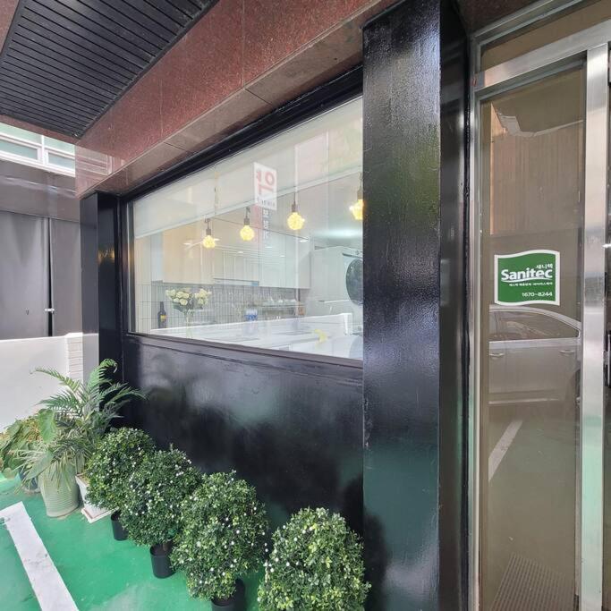 Gaon #sillim Stn 2min #airport Bus 1min #gangnamhongdae 20min #yeouido10min #longtermstay Discount #healingproperty Seoul