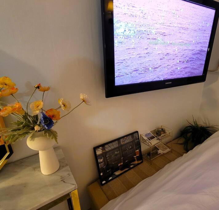 Gaon #sillim Stn 2min #airport Bus 1min #gangnamhongdae 20min #yeouido10min #longtermstay Discount #healingproperty Apartment *