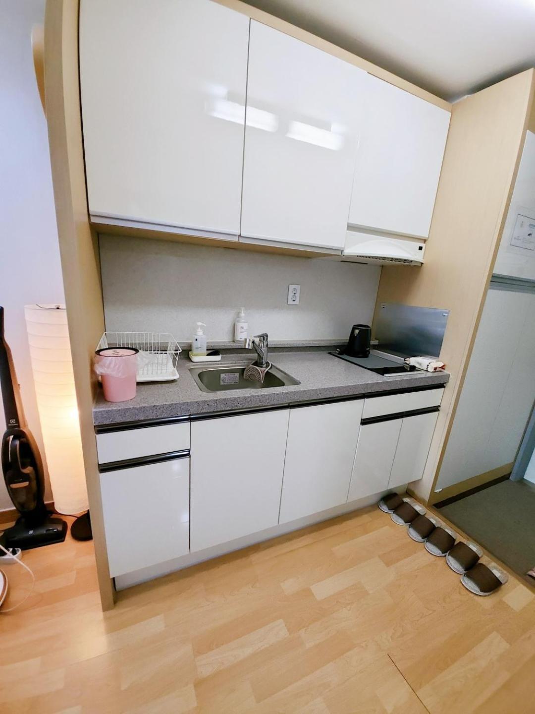 Apartment Hongdae Residence-2 1min From Hongik Uni Station Exit #1 *