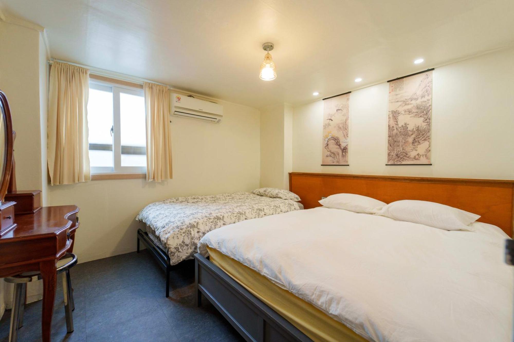 Gu & Anne House Sinchon *