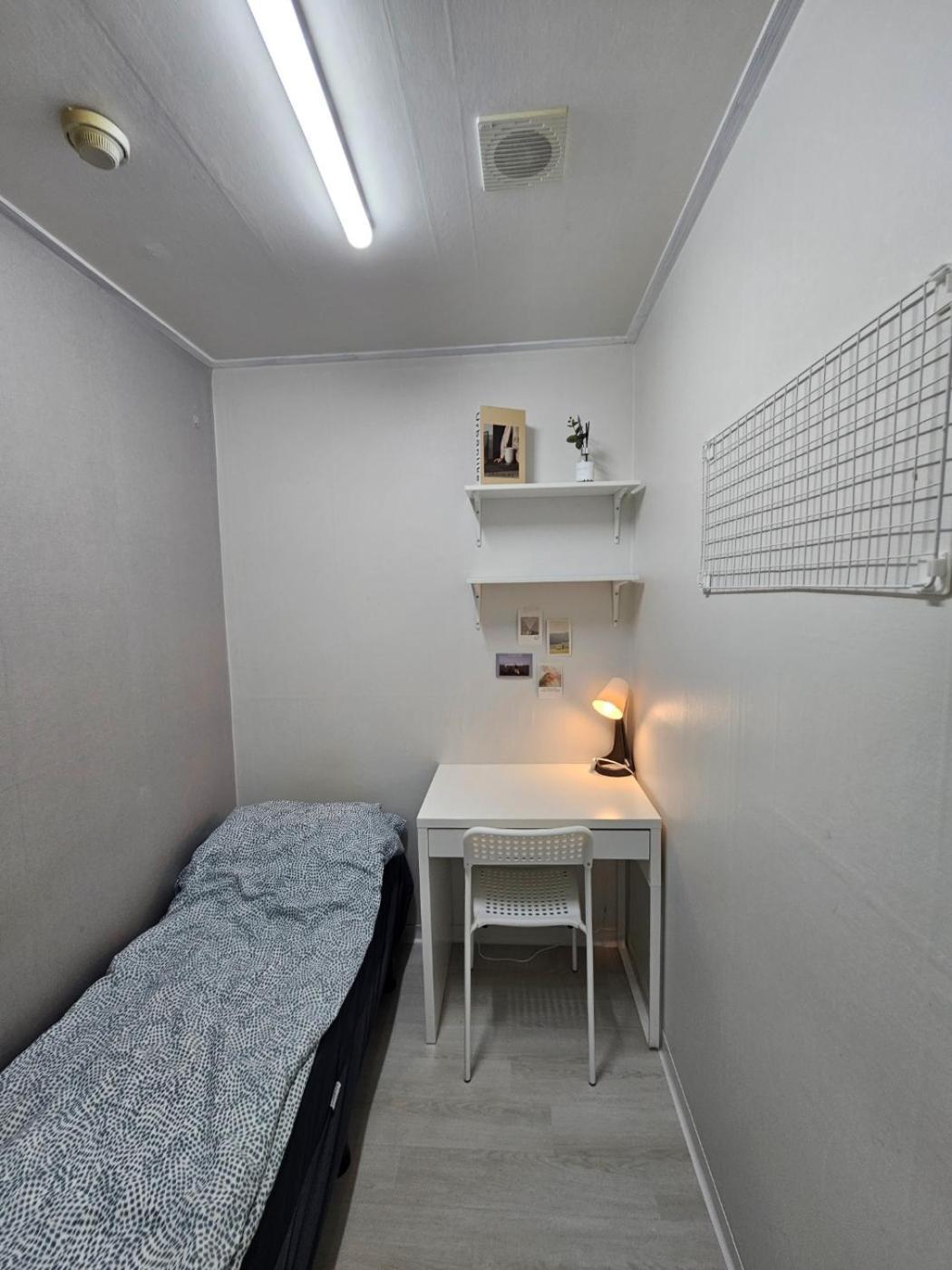 Only For Woman - Sadang House 3rd Floor Apartment Seoul