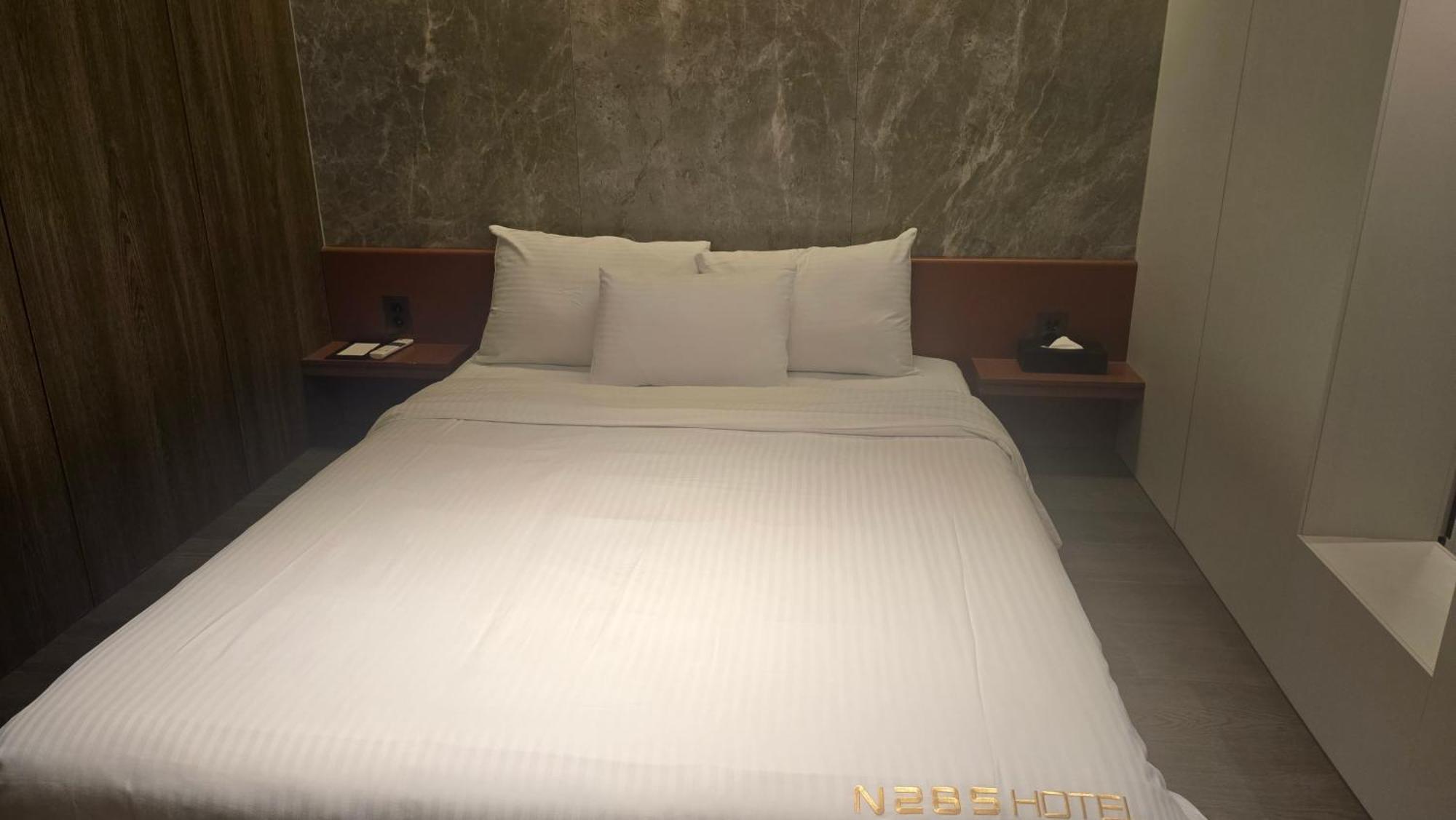 N285hotel Hotel