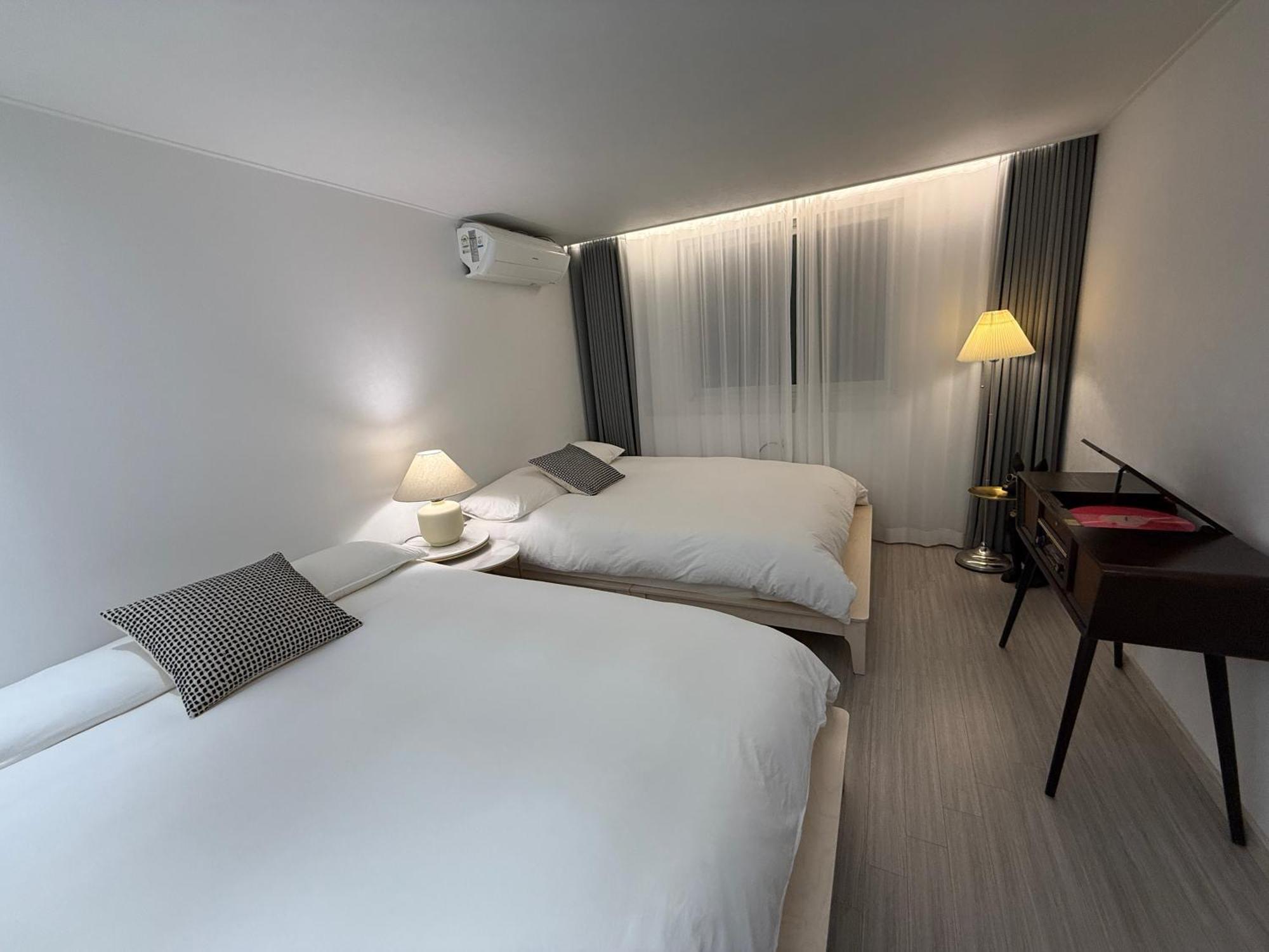 Mandarin Hongdae Apartment