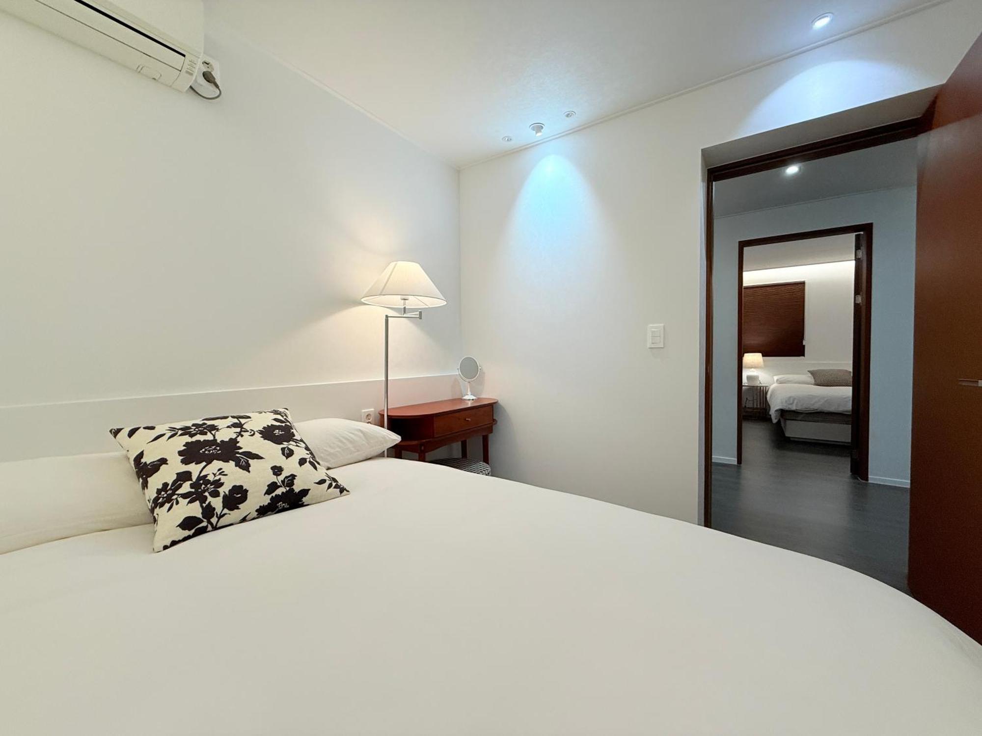 Mandarin Hongdae Apartment