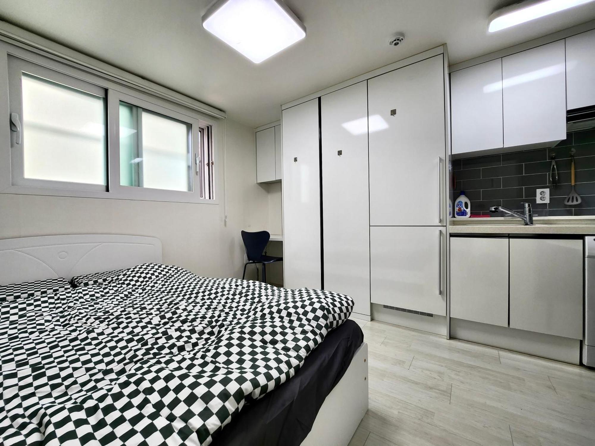 Cozy Near Soongsil Station Apartment *