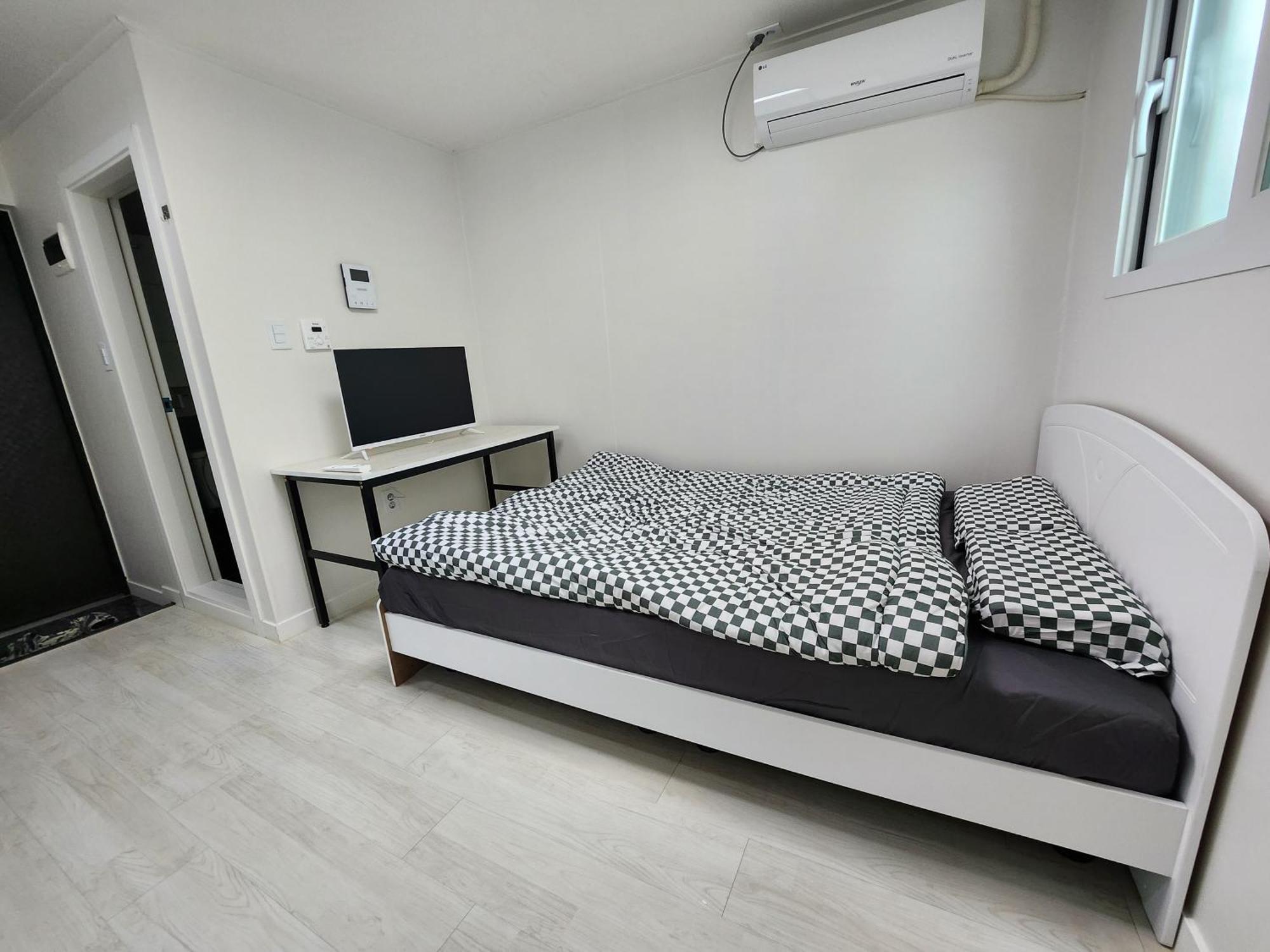 Cozy Near Soongsil Station * Seoul