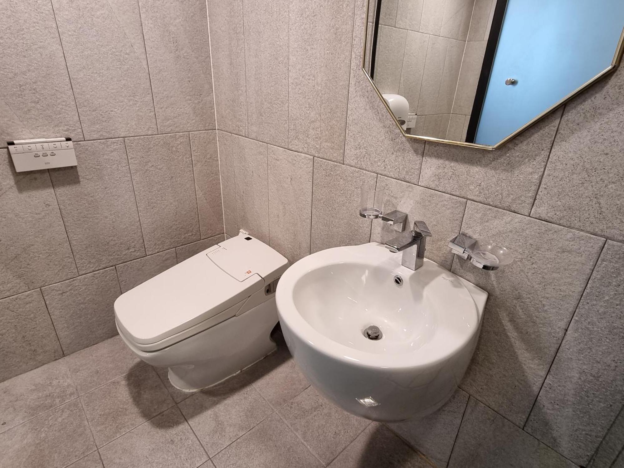 Jamsil Funny Hotel