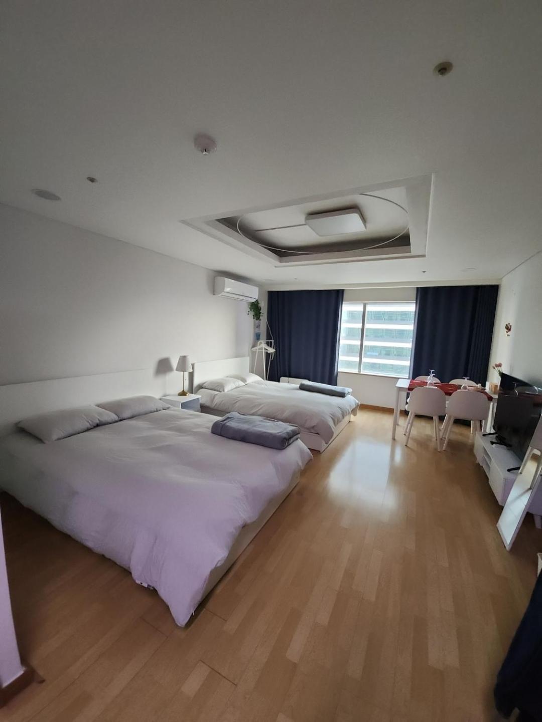 Hongdae Cleanhouse Seoul