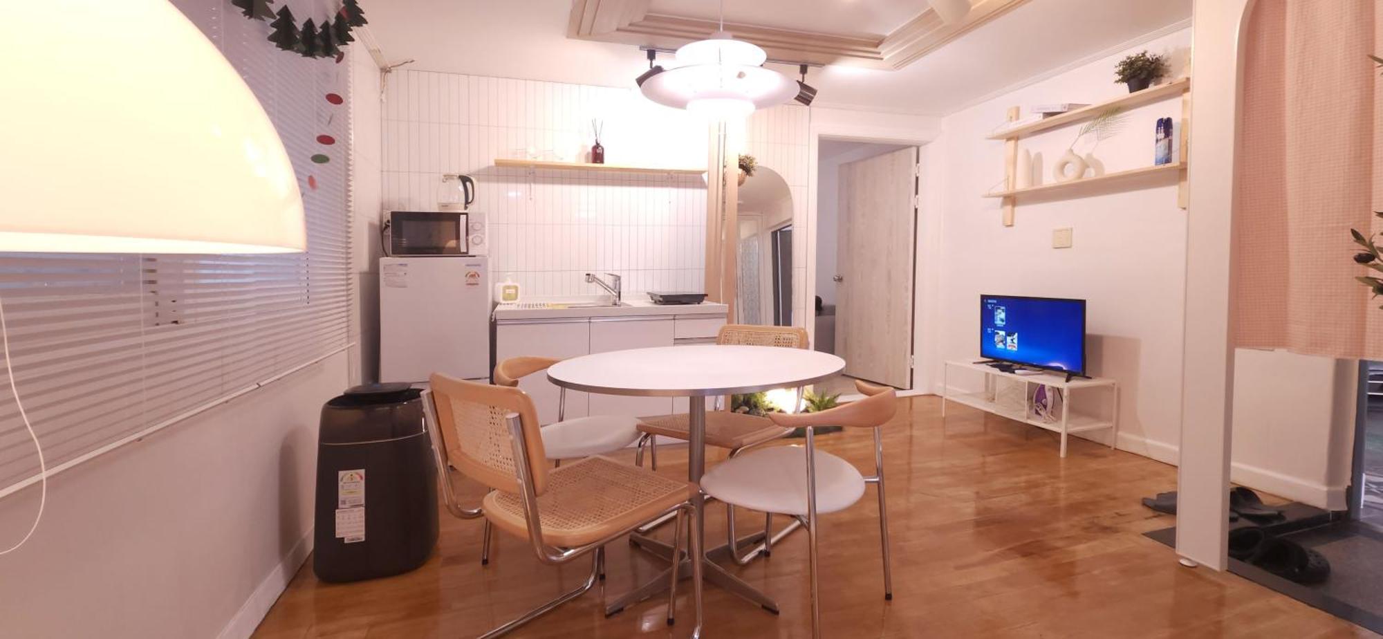 C-1 White Linen House,3br * Seoul