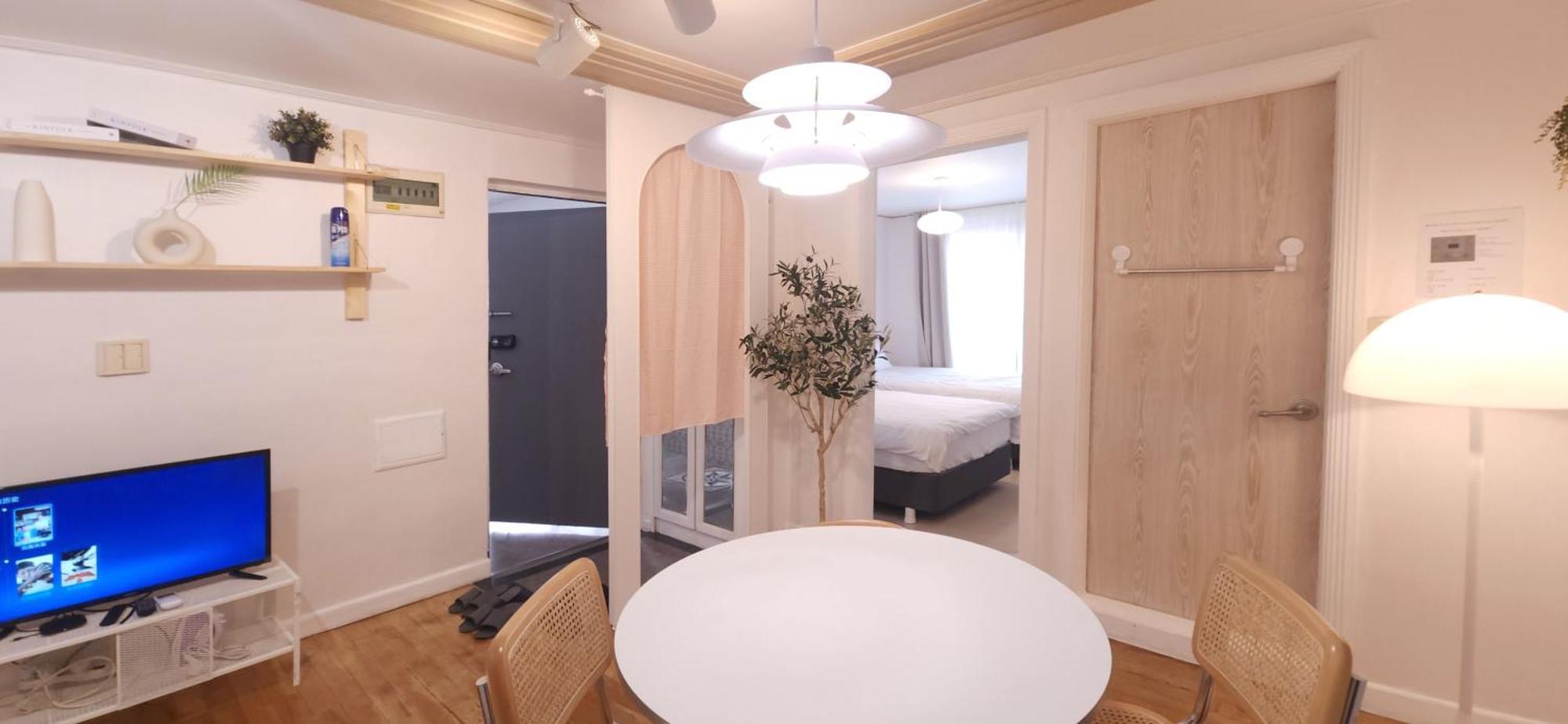 Apartment C-1 White Linen House,3br