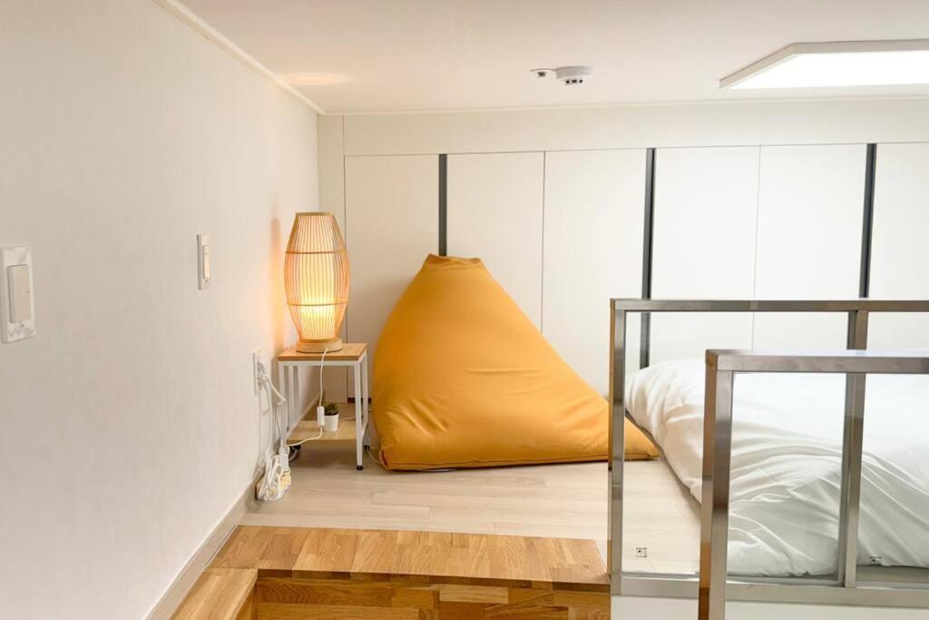 High-rise Luxe Loft Apartamento
