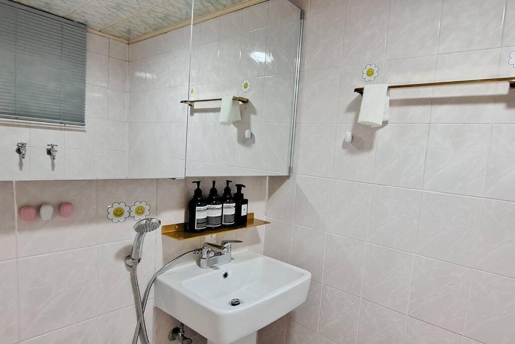 Apartment 2 Daebang Station Yeouido Hangang Park Nodeul Island Seoul